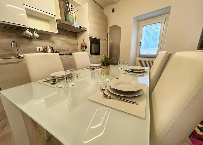 Tolletta 10elode アパート アレッツォ